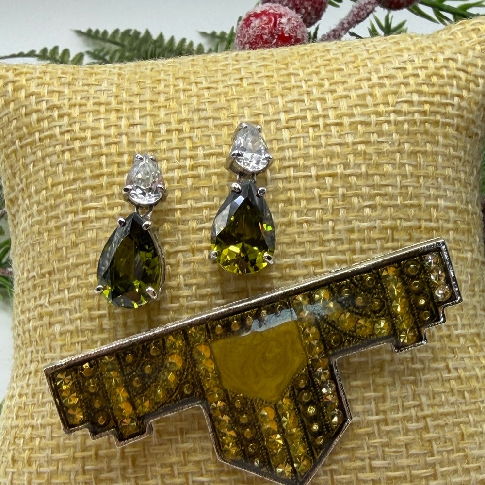 Elegant Gold Pendant and Silver .925 Silver Gemstone Earrings Jewelry Bundle - Picture 8 of 15